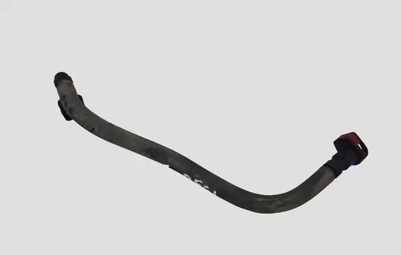 Volvo V40 Fuel line pipe