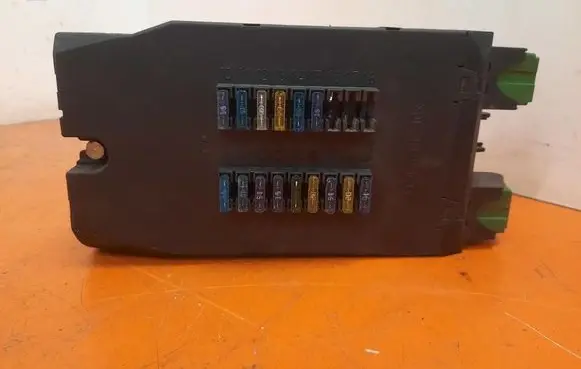 Volkswagen PASSAT B5.5 Fuse box set 005400650