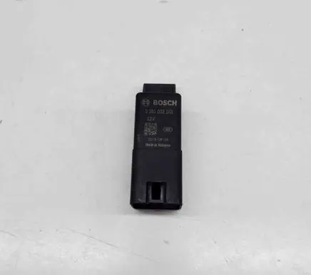 Land Rover Range Rover Evoque L538 Glow plug pre-heat relay 0281003183 KX63189E2AA