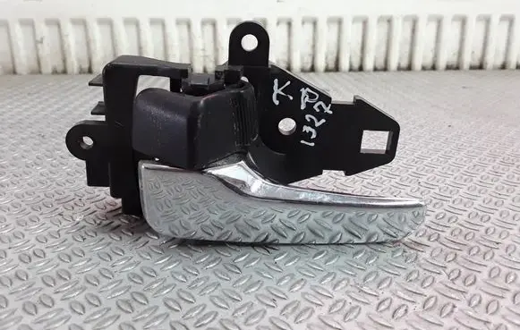 Mitsubishi Lancer X Front door interior handle