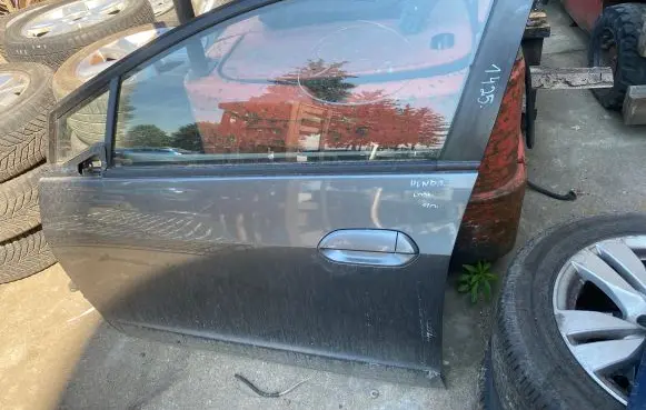 Honda Insight Front door