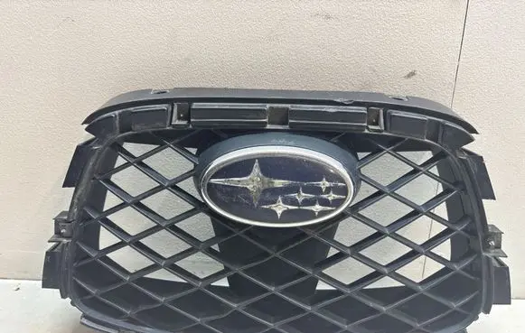 Subaru Impreza II Front grill