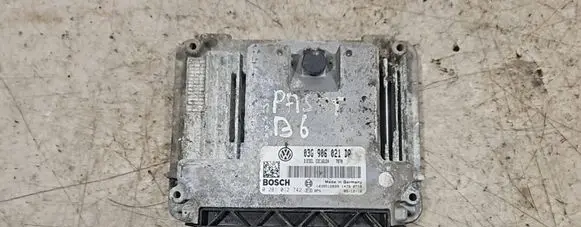 Volkswagen PASSAT B6 Engine control unit/module 03G906021DP 1039S12039 0281012742