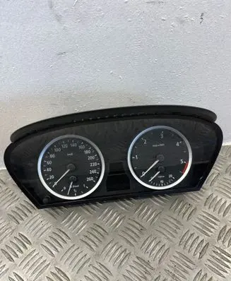 Speedometer (instrument cluster)