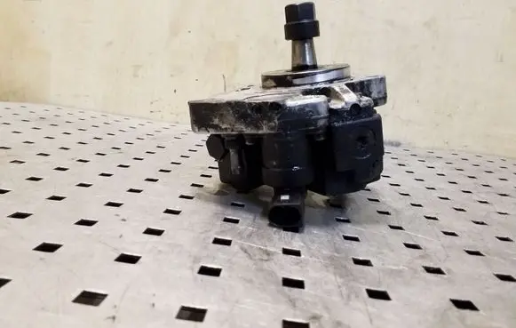 Fuel injection high pressure pump