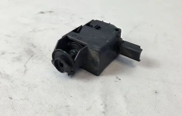 Citroen C4 II Picasso Fuel tank cap lock motor 9678313180