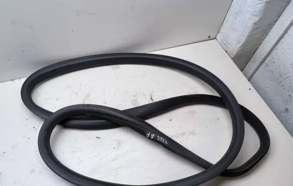 Volvo XC60 Front door rubber seal 