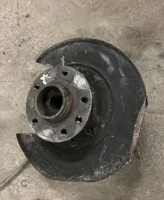 Rear wheel hub spindle/knuckle