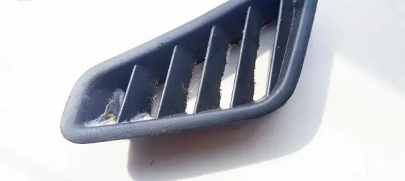 Mitsubishi Space Wagon Dash center air vent grill
