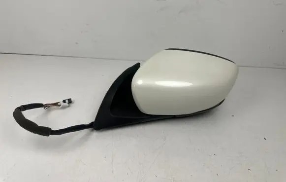 Nissan Leaf II (ZE1) Front door electric wing mirror 22705001