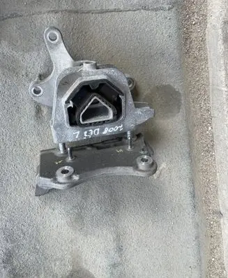 Peugeot 2008 II Gearbox mount 9826426680 9826551380