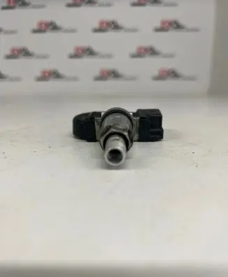 BMW 4 F32 F33 Tire pressure sensor 70735510