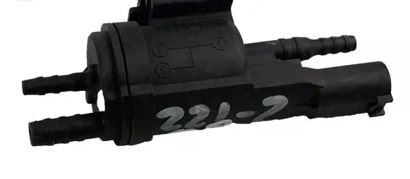 Mercedes-Benz C W203 Valve vacuum 0025401497