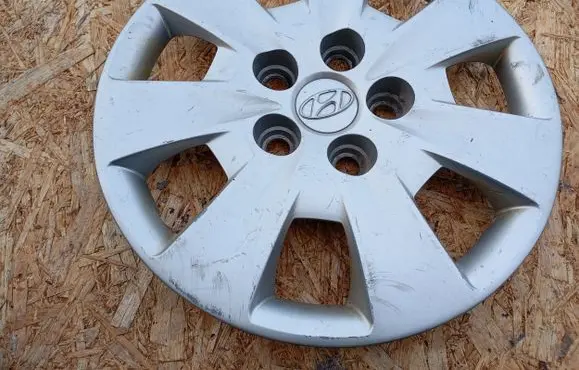 Hyundai i30 R15 wheel hub/cap/trim 529602L000