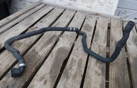 BMW 5 GT F07 Engine coolant pipe/hose 6982171