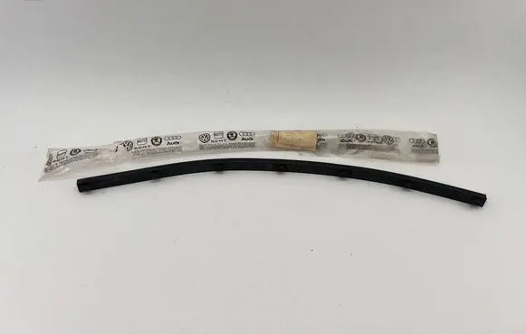 Volkswagen Polo IV 9N3 Engine compartment rubber 6Q0823699