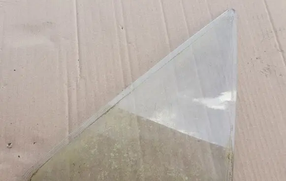Volkswagen PASSAT Front vent window/glass (coupe) 823845115