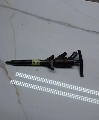 Fuel injector