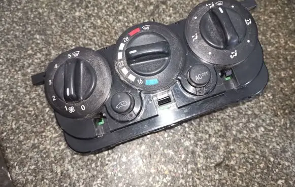 Mercedes-Benz A W168 Climate control unit 1688302285