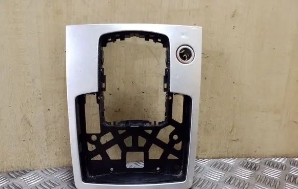 Other center console (tunnel) element