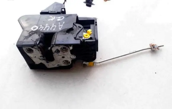 Dacia Sandero Rear door lock
