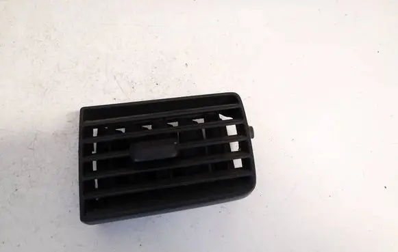 Volvo S40 Dash center air vent grill y01163