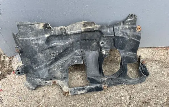 BMW 5 F10 F11 Front underbody cover/under tray 7185169