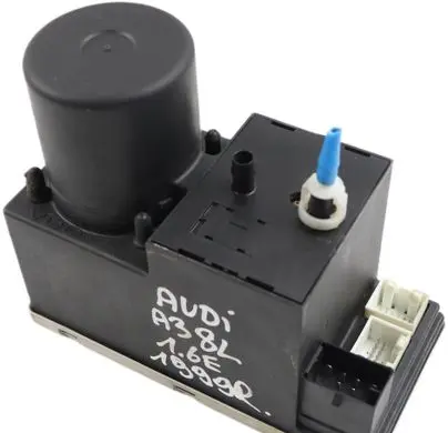 Audi A3 S3 8L Central locking vacuum pump 8L0862257L