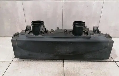 Audi R8 42 Air filter cleaner box bracket assembly 420133837