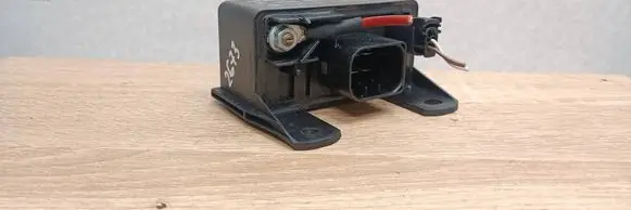 Mercedes-Benz C W203 Glow plug pre-heat relay 0255452832 899075000