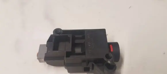 Ford Focus Fuel cut-off switch XW4T9341AA 030121B