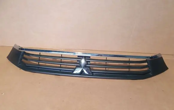 Mitsubishi ASX Front bumper upper radiator grill 6402A444