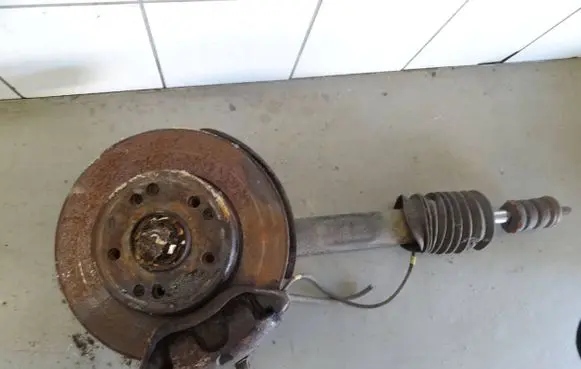 Mercedes-Benz E W124 Front wheel hub spindle knuckle
