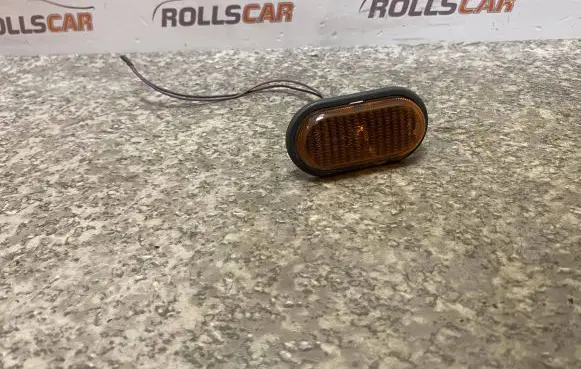 Opel Vivaro Front fender indicator light 8200194580