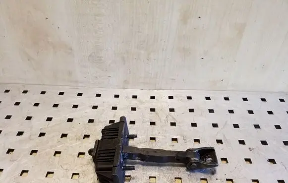 Toyota Avensis T250 Front door check strap stopper