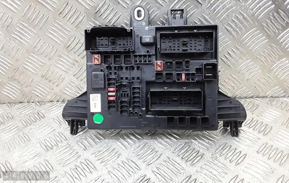 Opel Insignia A Fuse module 2273776802 544949969