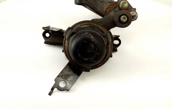 Engine mount bracket