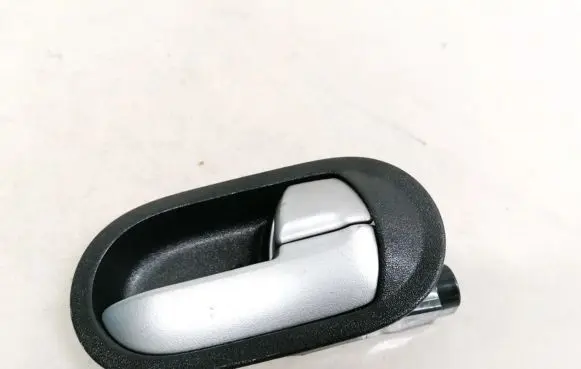 Mitsubishi Colt Front door interior handle