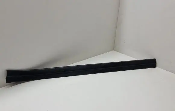 Front sill trim cover