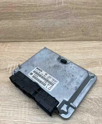 Opel Astra J Engine control unit/module ECU 90569348 0281001634