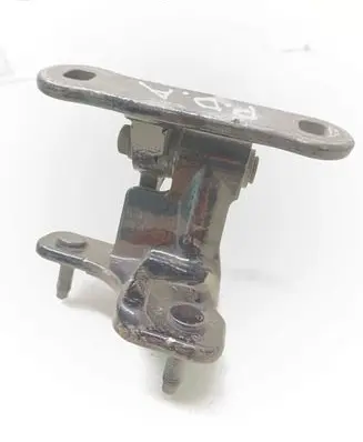 Mercedes-Benz CLS C218 X218 Front door lower hinge A046572