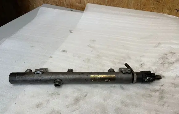 Mercedes-Benz E W211 Fuel main line pipe A6420700695