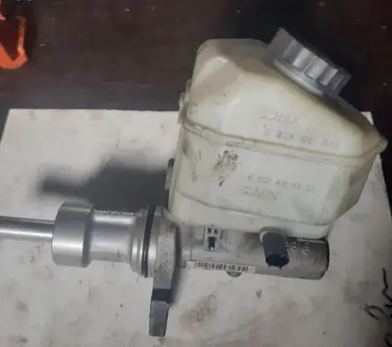 Mercedes-Benz Sprinter W906 Master brake cylinder A0004317301