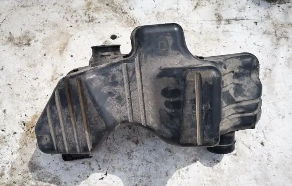 Intake resonator