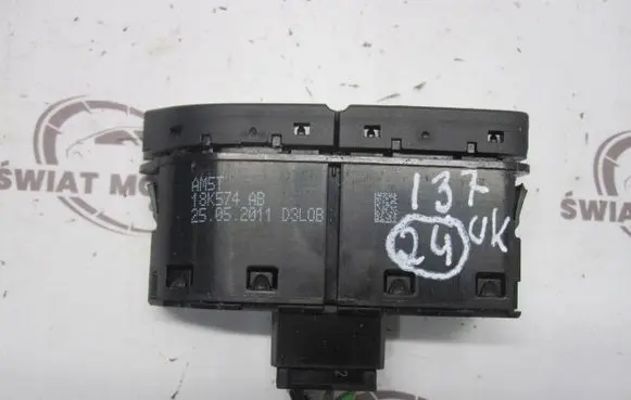 Ford Focus Windscreen/window heater switch AM5T18K574AB
