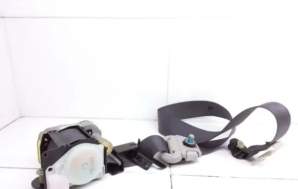 Mazda MPV Front seatbelt 0431101
