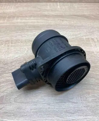 Volkswagen Polo IV 9N3 Mass air flow meter 038906461B 0281002531