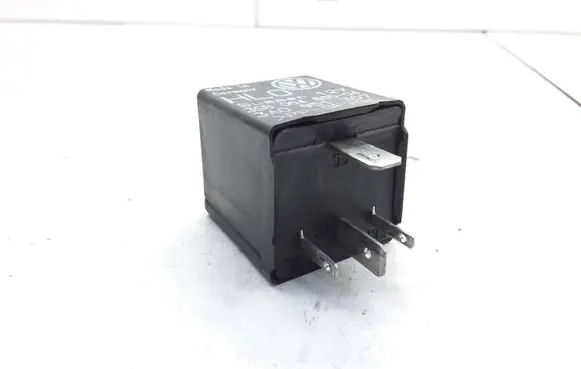 Volkswagen Polo III 6N 6N2 6NF Hazard warning light relay 3A0951307 00488504