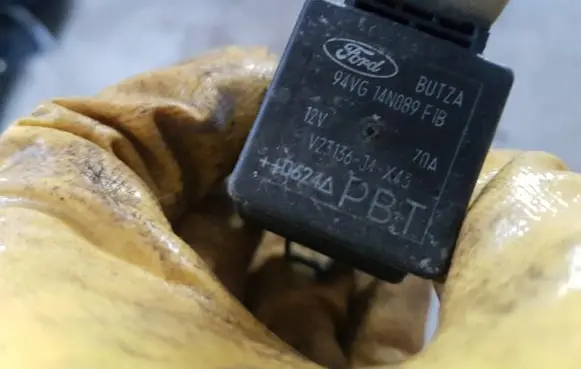 Jaguar X-Type Glow plug pre-heat relay