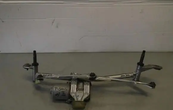 Peugeot 5008 II Front wiper linkage and motor